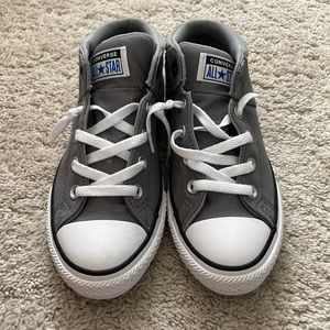 Boys converse high top size 3